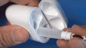 🎧 Earbuds Cleaning Pen – Keep Your Earbuds Spotless & Hygienic